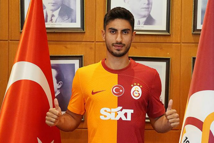 &Uuml;mraniyespor, Sira&ccedil;han Nas'ı kiraladı