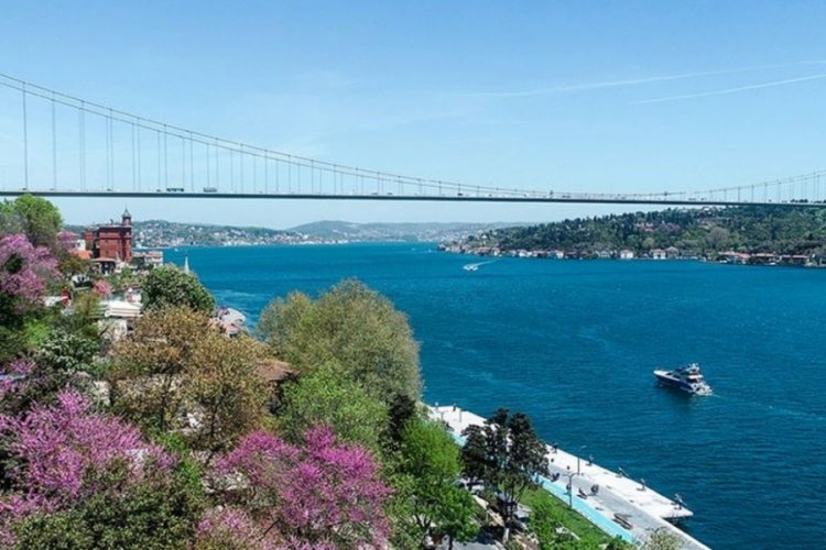 İstanbul Boğazı'nda gemi trafiği durduruldu