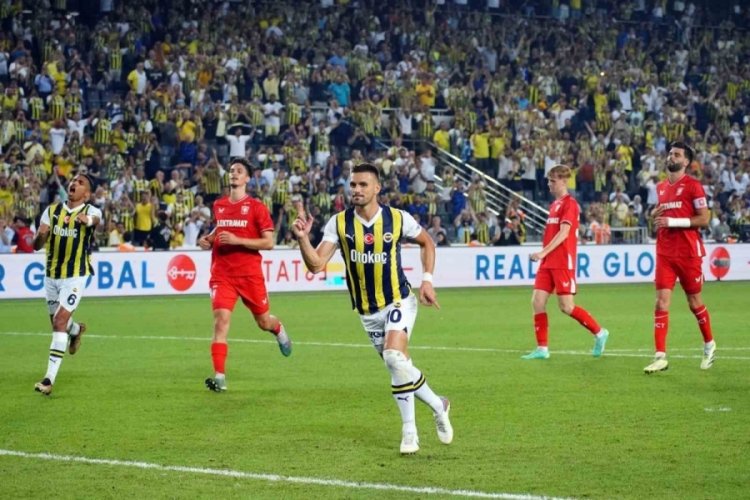 Fenerbah&ccedil;e, UEFA  Avrupa Konferans Ligi i&ccedil;in sahaya &ccedil;ıkacak