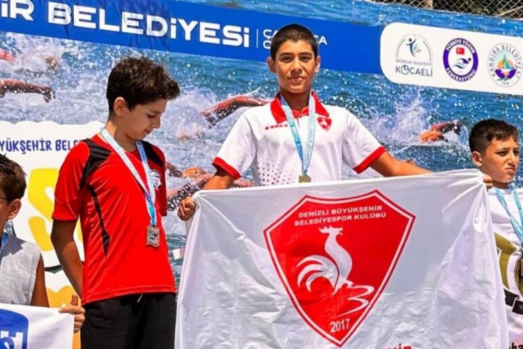 Denizli B&uuml;y&uuml;kşehir Belediyesi'nin y&uuml;zme takım sporcusu altın madalya kazandı