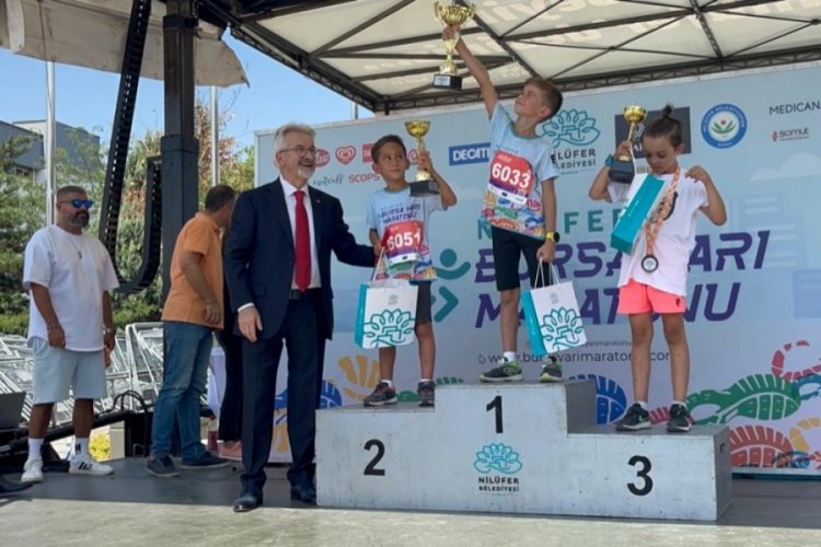 Bursa'nın ilk yarı maratonunda &ouml;d&uuml;l gururu