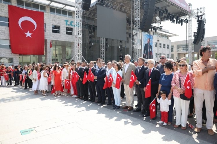 Bursa Nil&uuml;fer'de Zafer Bayramı kutlaması