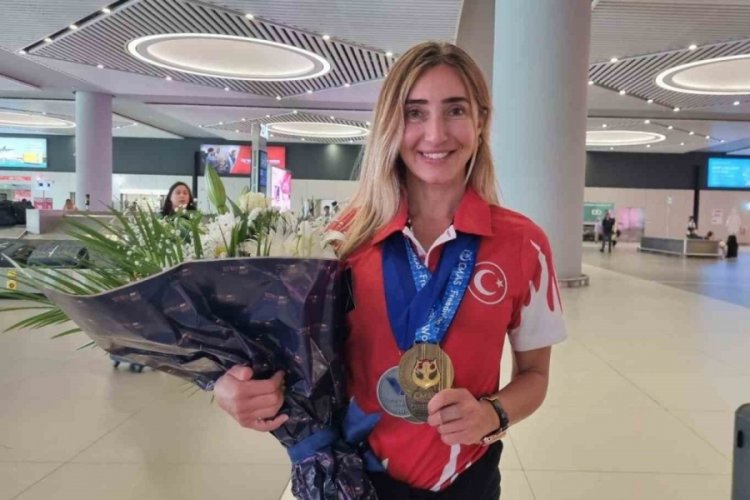 Milli Gurur Şahika Erc&uuml;men yurda d&ouml;nd&uuml;
