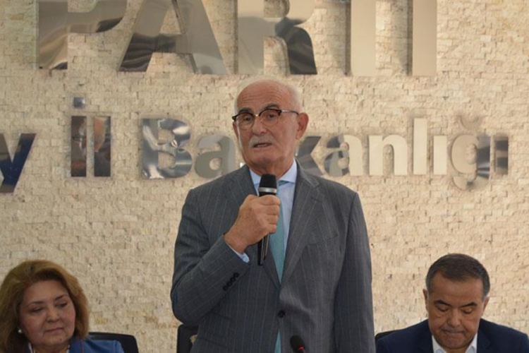 AK Partili Yusuf Ziya Yılmaz: Onlar birbirleriyle m&uuml;cadele ediyorlar