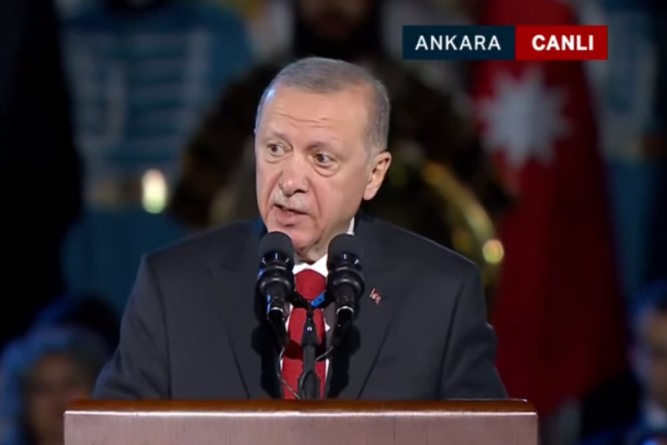 Cumhurbaşkanı Erdoğan: T&uuml;m oyunları bozduk, senaryoları yırtıp attık