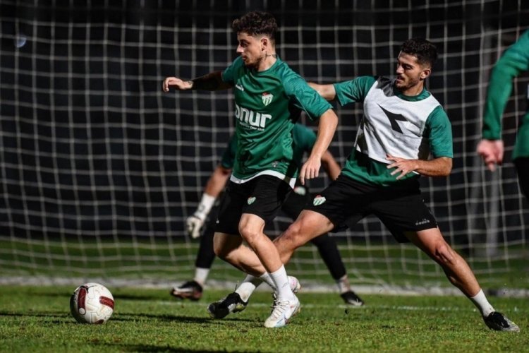 Bursaspor'da Karaca hazırlıkları s&uuml;r&uuml;yor