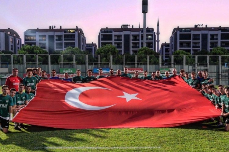 Bursaspor 30 Ağustos Zafer Bayramı'nı kutladı