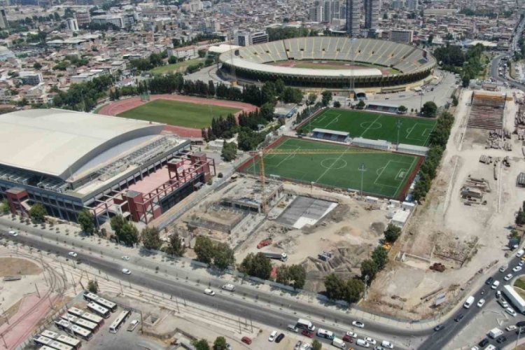 İzmir'in olimpik y&uuml;zme havuzu 2024'&uuml;n sonuna hazır hale geliyor