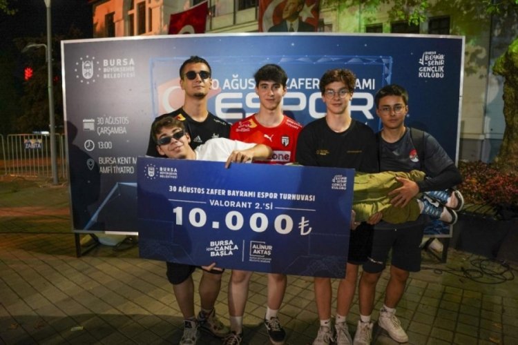 Bursa Kent M&uuml;zesi Amfi Tiyatro alanında "E-spor Turnuvası"