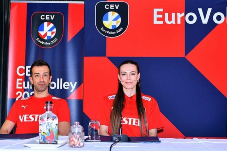 A Milli Kadın Voleybol Takımı Başantren&ouml;r&uuml; Santarelli a&ccedil;ıklamalarda bulundu
