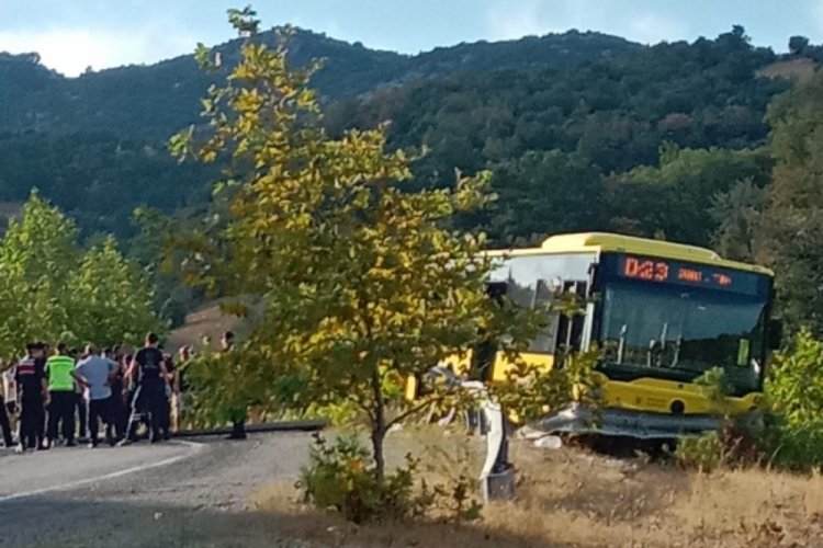 Bursa'da kontrolden &ccedil;ıkan otob&uuml;s şarampole d&uuml;şt&uuml;: 10 yaralı