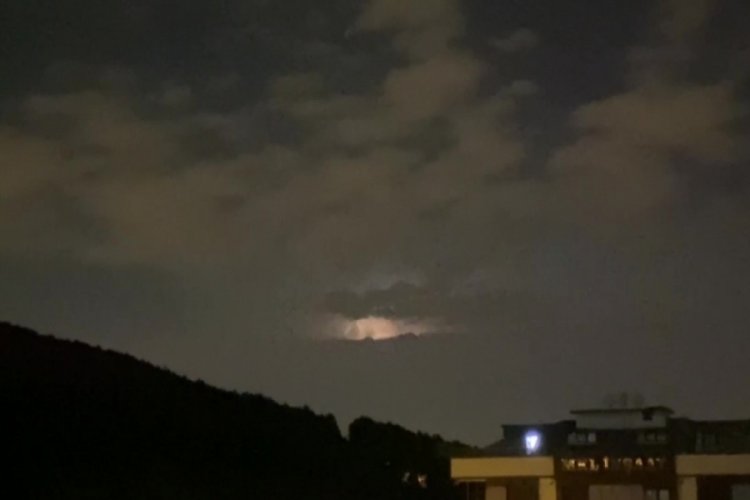 İstanbul'da şimşekler vatandaşları korkuttu