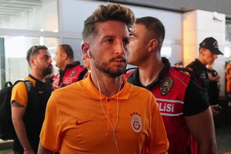 Galatasaray'ın kamp kadrosunda 4 isim yer almadı