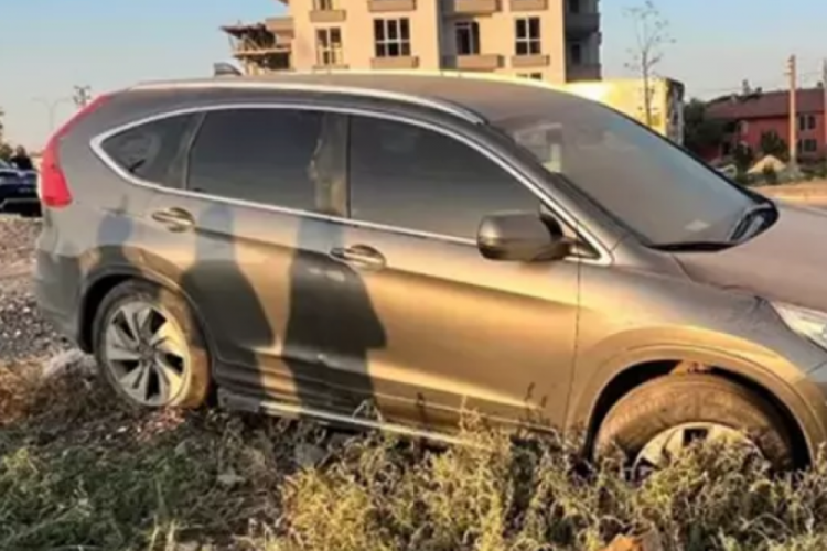 Aksaray'da lastiği patlayan cip şarampole d&uuml;şt&uuml;