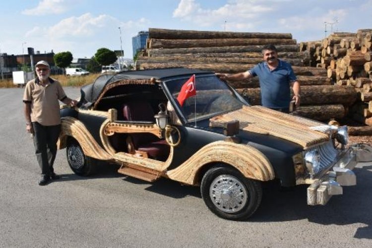 Mobilya ustaları saz yapımında kullanılan ağa&ccedil;larla otomobil yaptılar