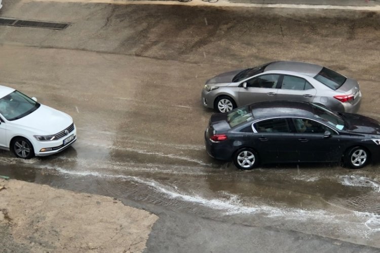 Bursalılar yağmurla serinledi!