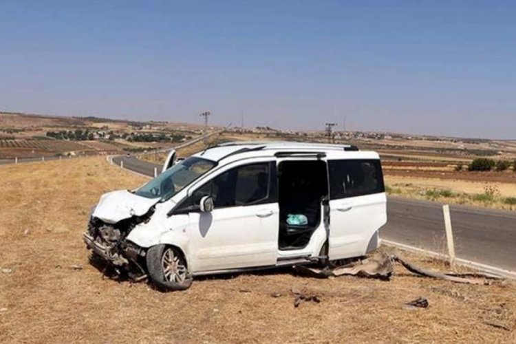 Gaziantep'te otomobille hafif ticari ara&ccedil; &ccedil;arpıştı! 7 yaralı