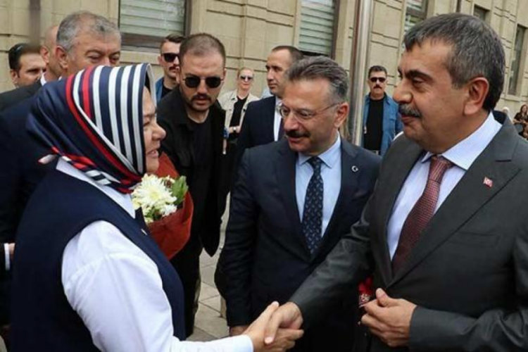 Bakan Tekin'den yerel y&ouml;netimlere &ccedil;ağrı!