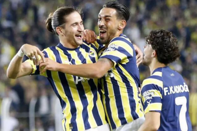 Fenerbah&ccedil;e'de transfer gelişmesi!