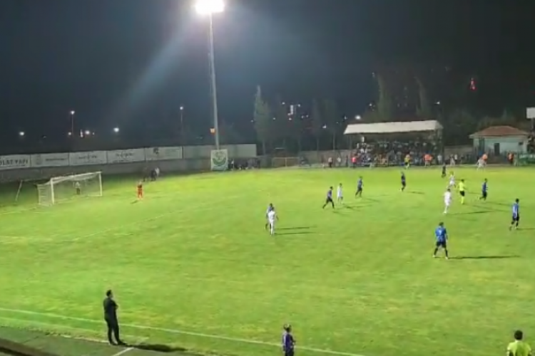 Bursaspor-Karacabey Belediyespor ma&ccedil;ında istifa sesleri!