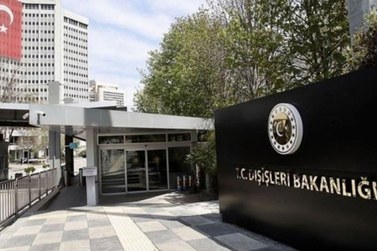 Dışişleri Bakanlığı'ndan Narlık&ouml;y'deki T&uuml;rk mezarlığındaki taşların kırılmasına sert tepki
