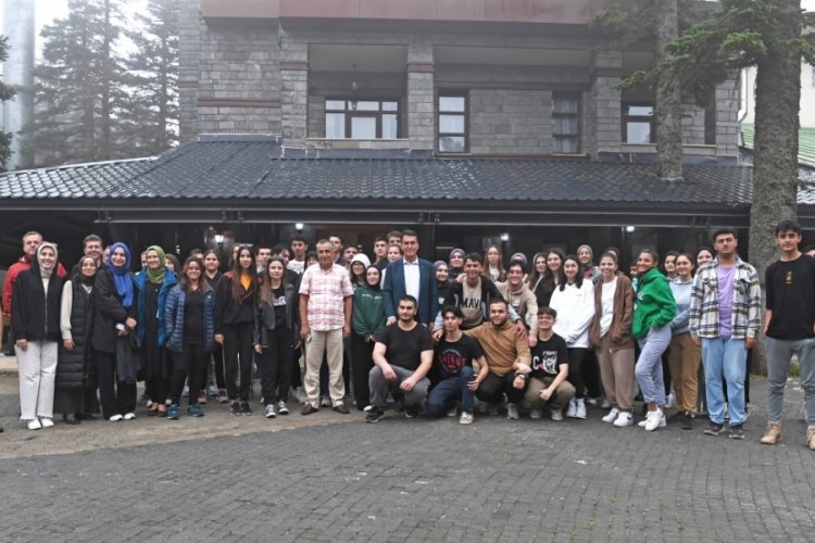 Bursa'da Osmangazi'nin başarılı &ouml;ğrencileri zirvede motivasyon kampında