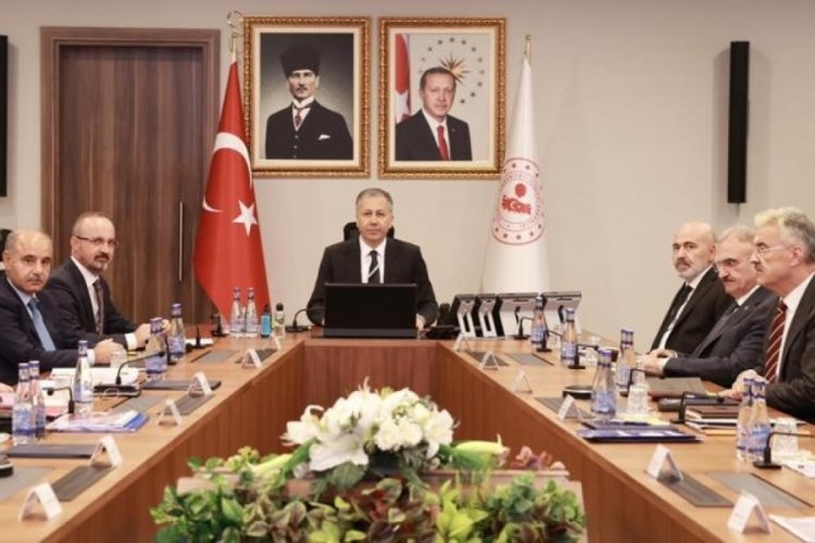 Bakan Yerlikaya: Okul &ccedil;evrelerinde g&uuml;venlik &ouml;nlemleri uygulanacak