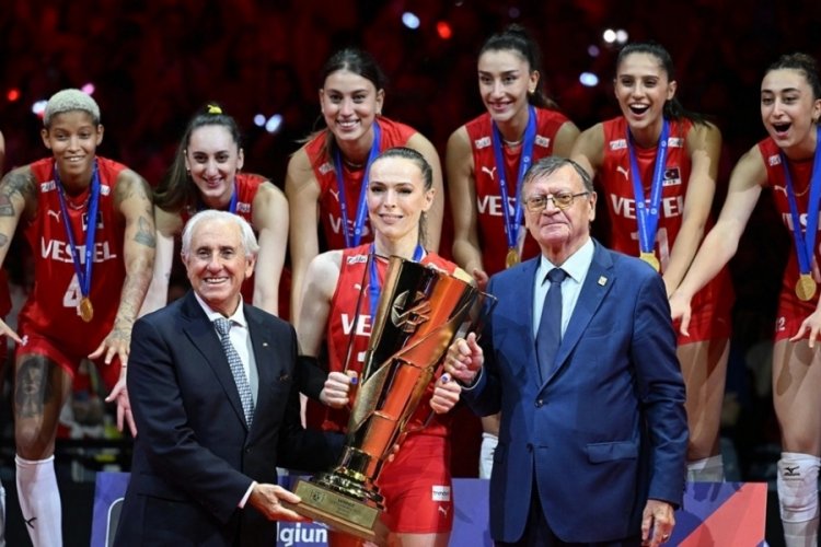 THY'den Avrupa şampiyonu Filenin Sultanları'na tatil hediyesi