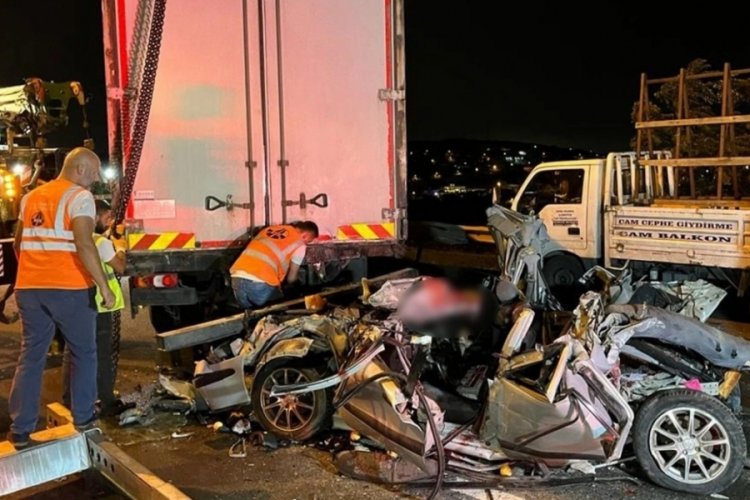 İstanbul'da zincirleme kaza: 4 &ccedil;ocuk hayatını kaybetti, 4 kişi yaralandı