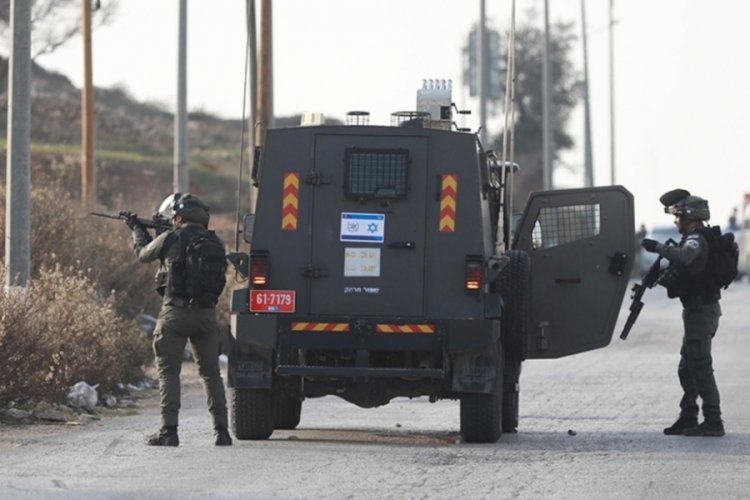 İsrail askerleri, Batı Şeria'da bir Filistinliyi &ouml;ld&uuml;rd&uuml;