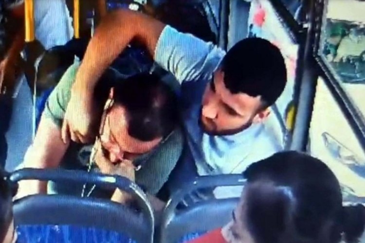 Gaziantep'te şof&ouml;r aracında kalp krizi ge&ccedil;iren yolcuyu hastaneye yetiştirdi!