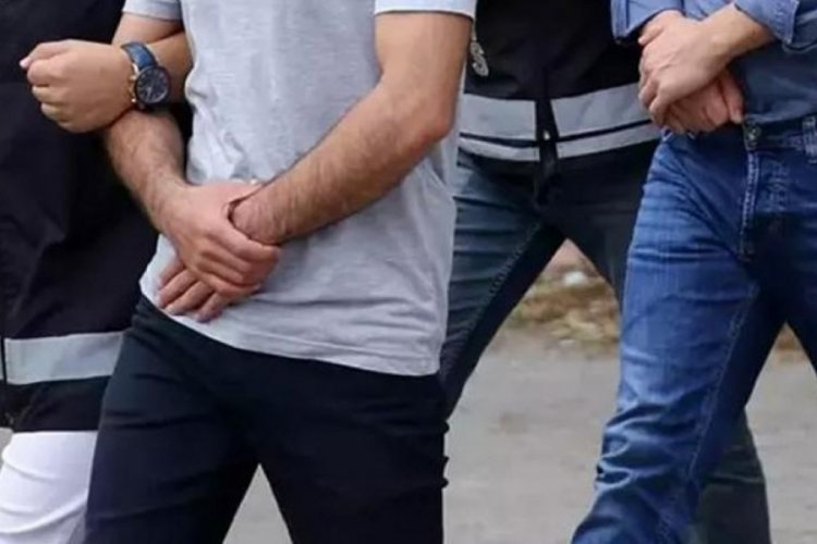 İzmir'de FET&Ouml; operasyonu: 9 g&ouml;zaltı