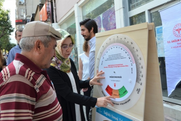 Bursa'da Halk Sağlığı Haftasında vatandaşlara sağlık okuryazarlığı aşılanıyor