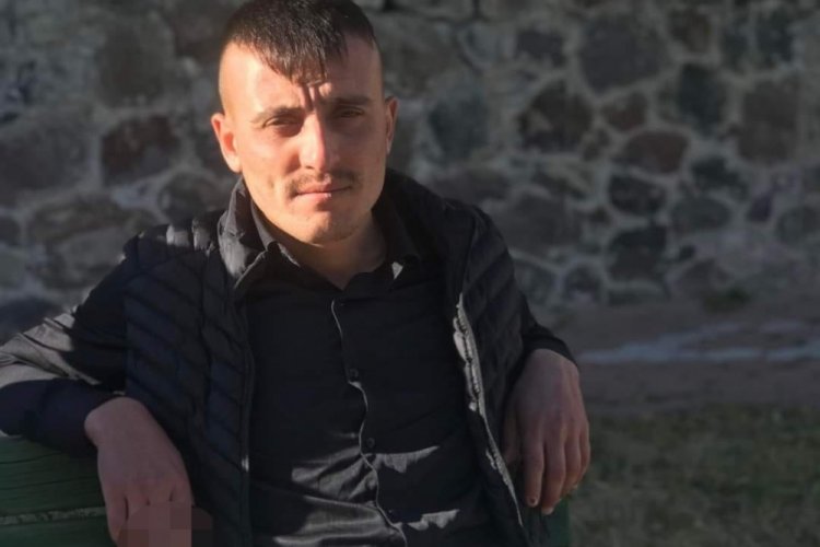 Konya'da tartıştığı arkadaşını &ouml;ld&uuml;rd&uuml;! "Arkadaşımı bı&ccedil;aklayıp, &ouml;ld&uuml;rd&uuml;m. Gelin, beni alın"