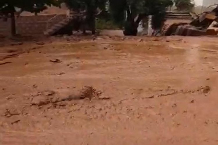 Aydın'da bazı mahallerde su baskınları yaşandı