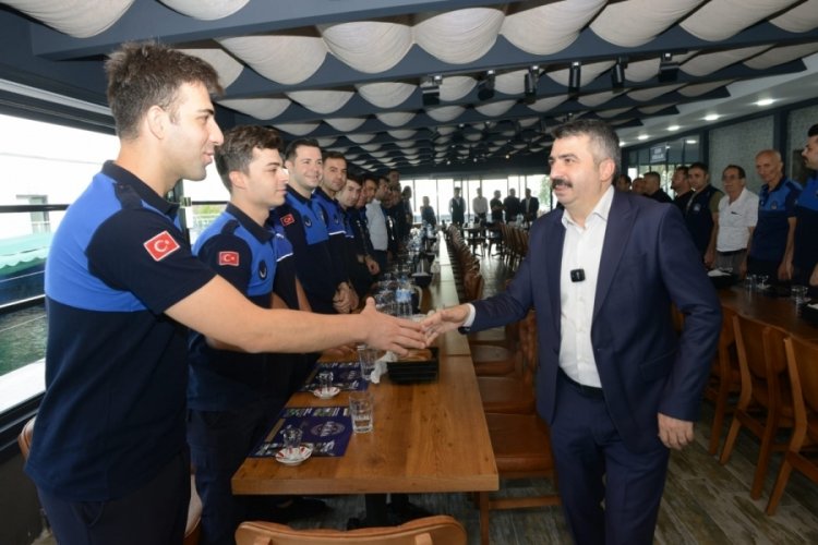 Bursa'da başkan Yılmaz Zabıta M&uuml;d&uuml;rl&uuml;ğ&uuml; personeliyle bir araya geldi