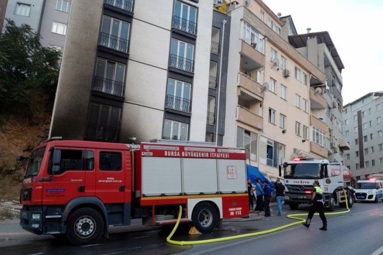 Bursa Mudanya'da kamyonet ve depo yangını!