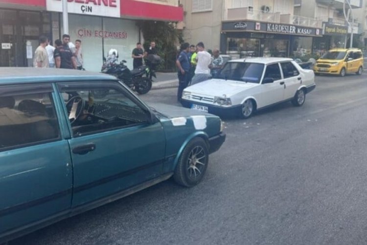 Antalya'da kaza yapan s&uuml;r&uuml;c&uuml; gitar ve i&ccedil;ki bardağı ile yakalandı