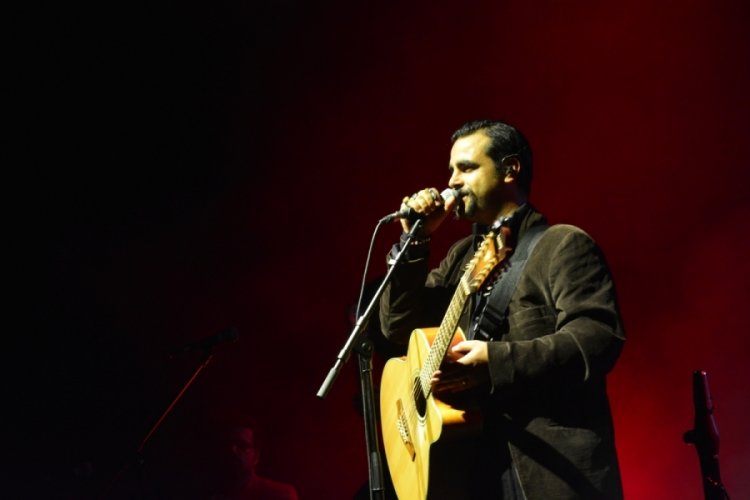 Rock grubu Dedubl&uuml;man Bursa'da konser verdi
