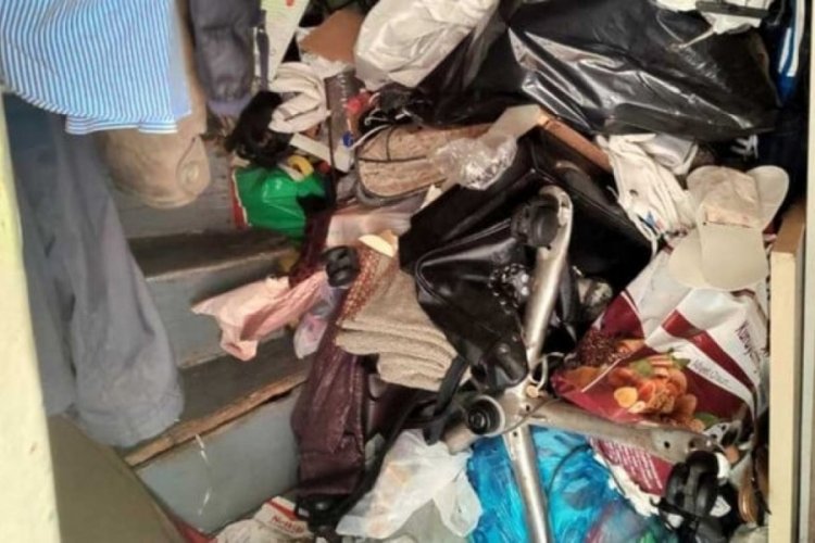 Bursa'da k&ouml;t&uuml; koku ihbarı! Evden bir kamyon &ccedil;&ouml;p &ccedil;ıktı