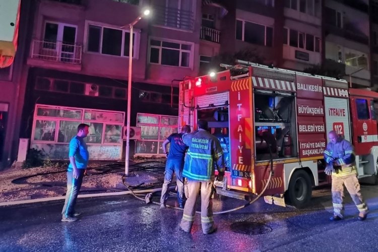 Balıkesir'de bir evde yangın &ccedil;ıktı