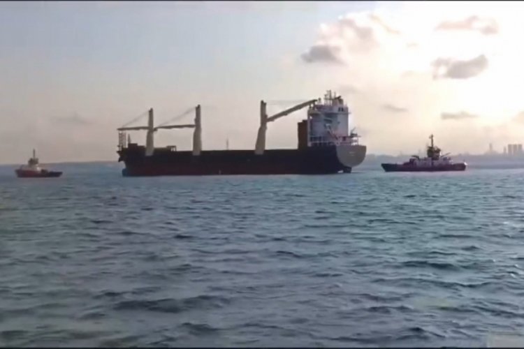 İstanbul Boğazında kargo gemisi arıza yaptı!