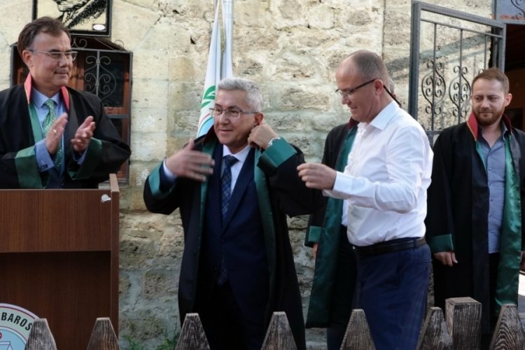 Burdur'da 40 yıl sonra avukatlık c&uuml;bbesi giydi