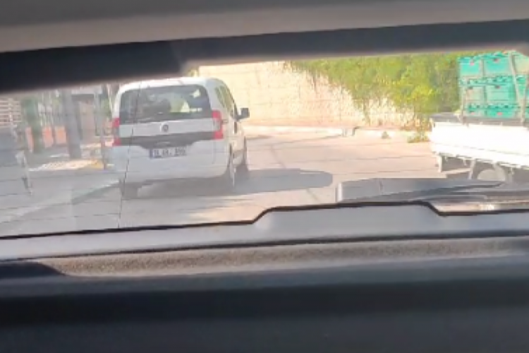 Bursa'da ters y&ouml;nden giden s&uuml;r&uuml;c&uuml; kameralara b&ouml;yle yansıdı