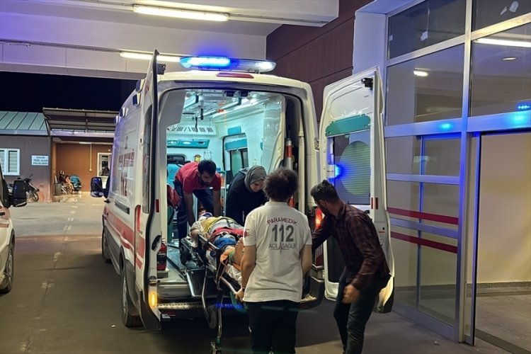 Adıyaman'da kule vin&ccedil;ten d&uuml;şen 2 iş&ccedil;i yaralandı