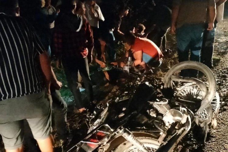 Adana'da  motosikletler &ccedil;arpıştı: 3 kişi ağır yaralı