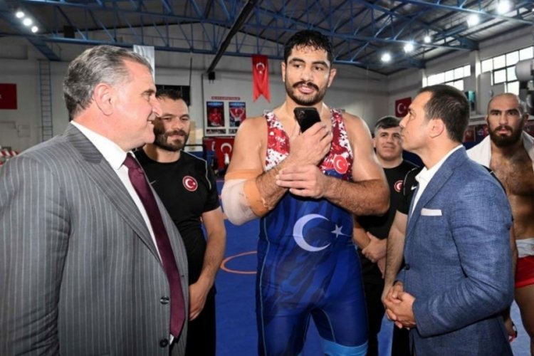 Erdoğan, Bakan Bak'ın telefonundan Taha Akg&uuml;l ile g&ouml;r&uuml;şt&uuml;