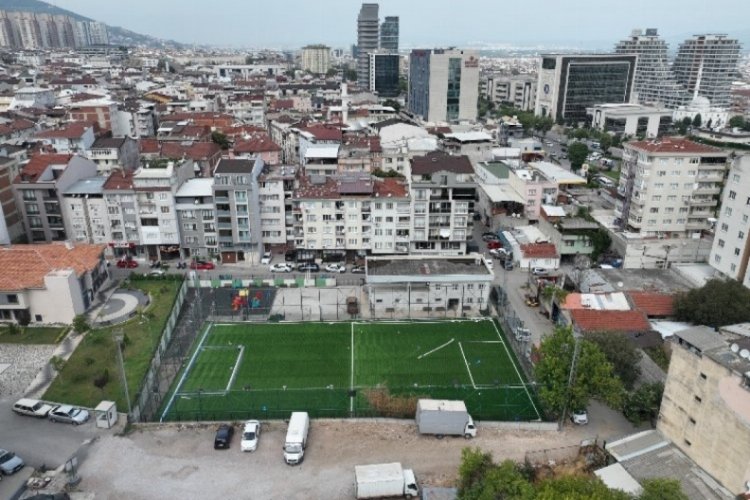 Bursa'da futbol sahalarını yenileme &ccedil;alışmaları hız kazandı