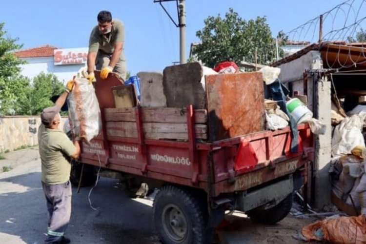 Aydın'da &ccedil;&ouml;p evden 7 kamyon atık temizlendi