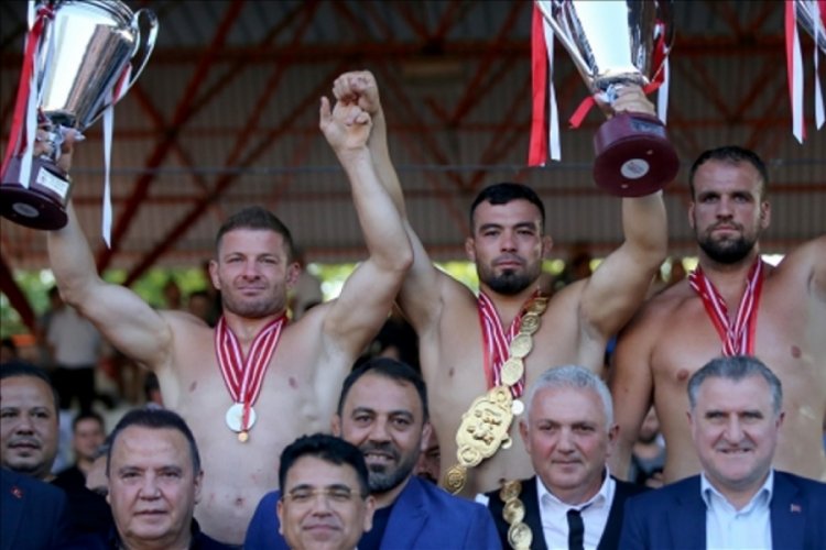 Kırkpınar'da baş boyunda doğrudan  g&uuml;reşecek 24 başpehlivanların torbaları belli oldu